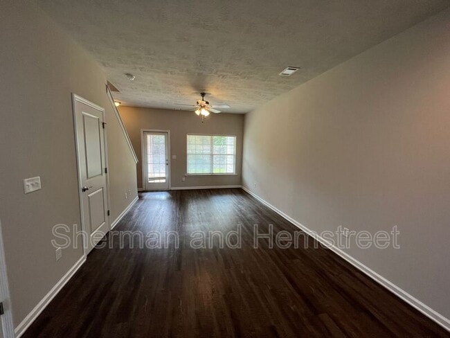 Building Photo - 672 Dobhill Ln