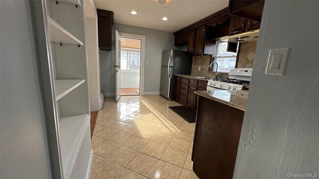 Building Photo - 273 N Washington St