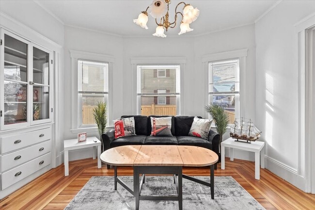 Building Photo - 9 Wilshire St