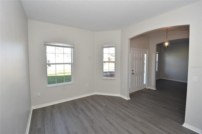 Building Photo - 4 Lynn Pl