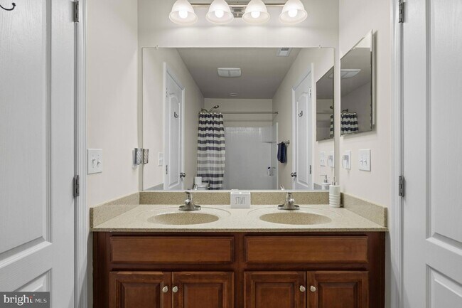 Building Photo - 40463 Aldie Springs Dr