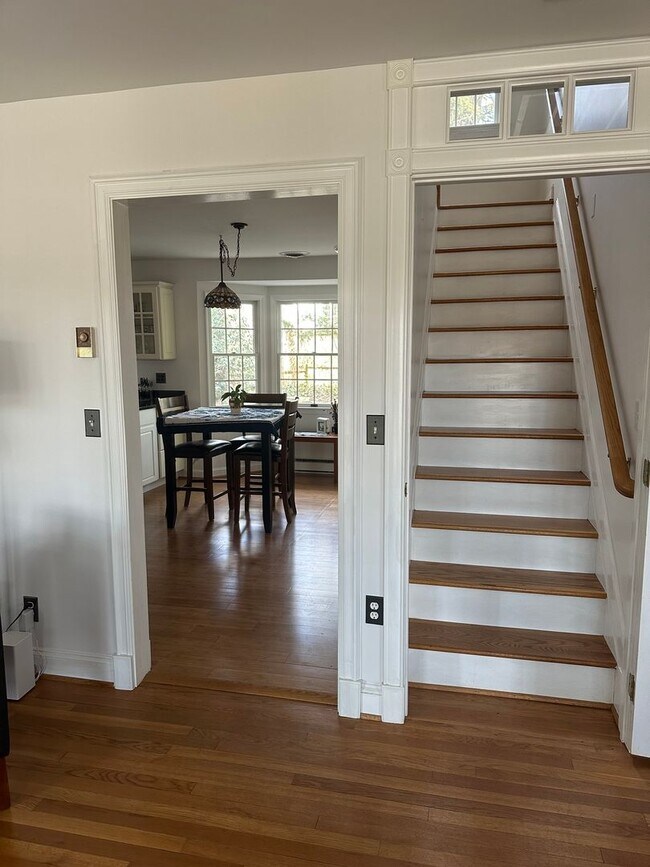 Building Photo - Beautiful Annapolis Home