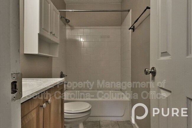 Building Photo - 301 Harbor Heights Dr