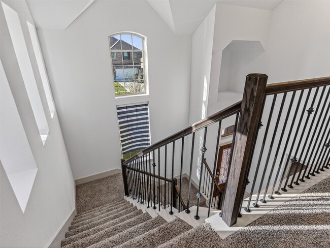 Building Photo - 818 Kingwood Dr