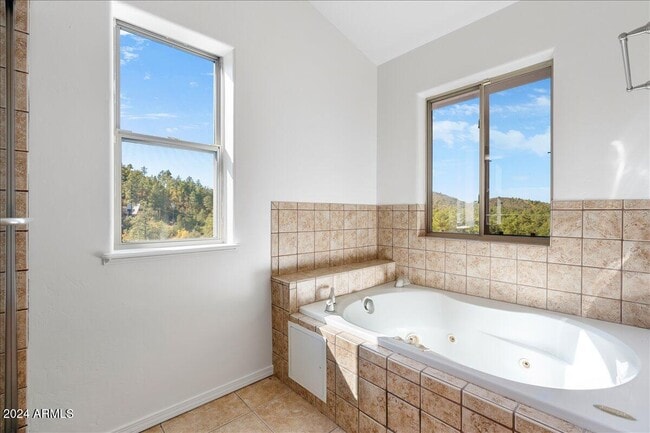 Building Photo - 1280 Majestic Vw Dr