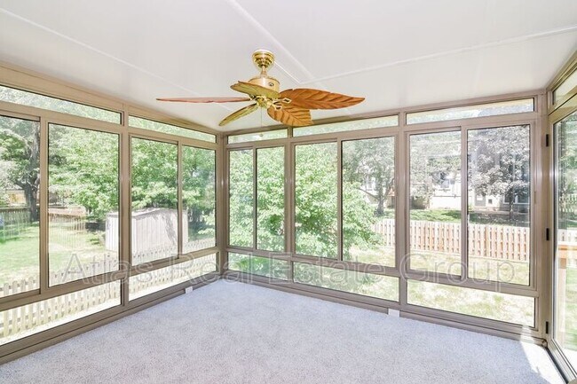 Building Photo - 322 NE Lincoln St