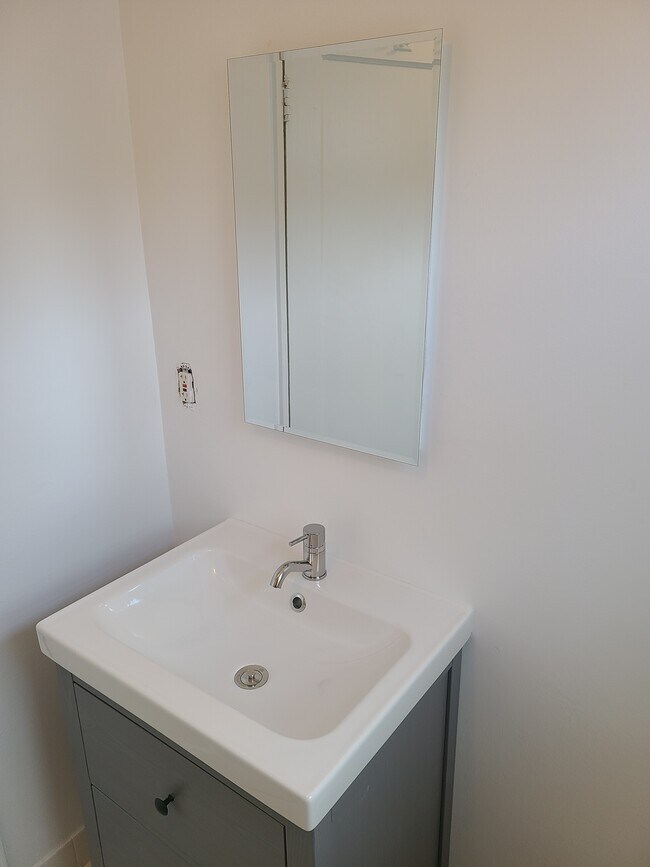 Bathroom Sink - 8377 Dunbarton Ave