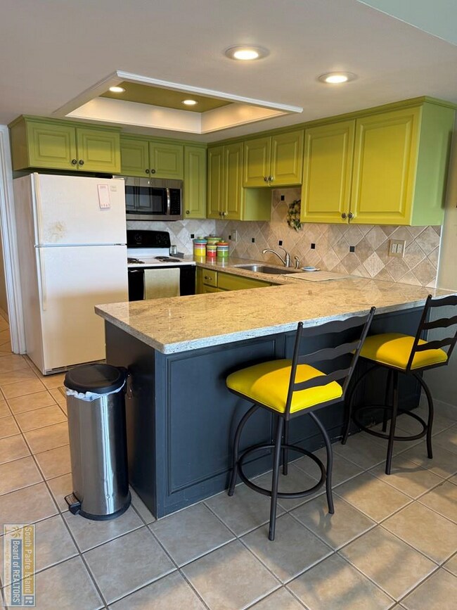 Building Photo - 6201 Padre Blvd