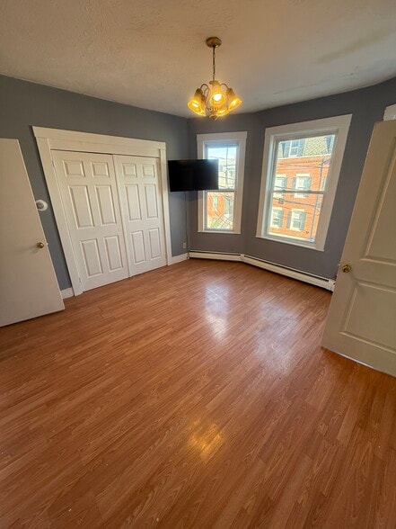 Building Photo - 4 Pearl St