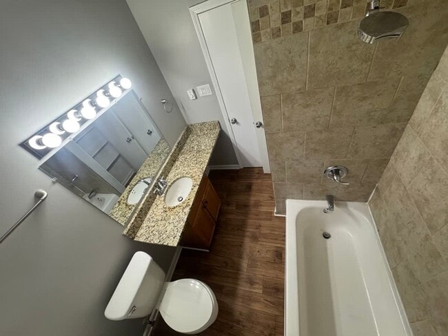 Building Photo - 1921 Chris Dr