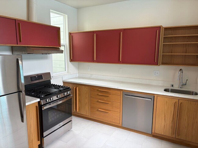 Primary Photo - Cool, Remodeled One Bedroom in Hayes Valle...