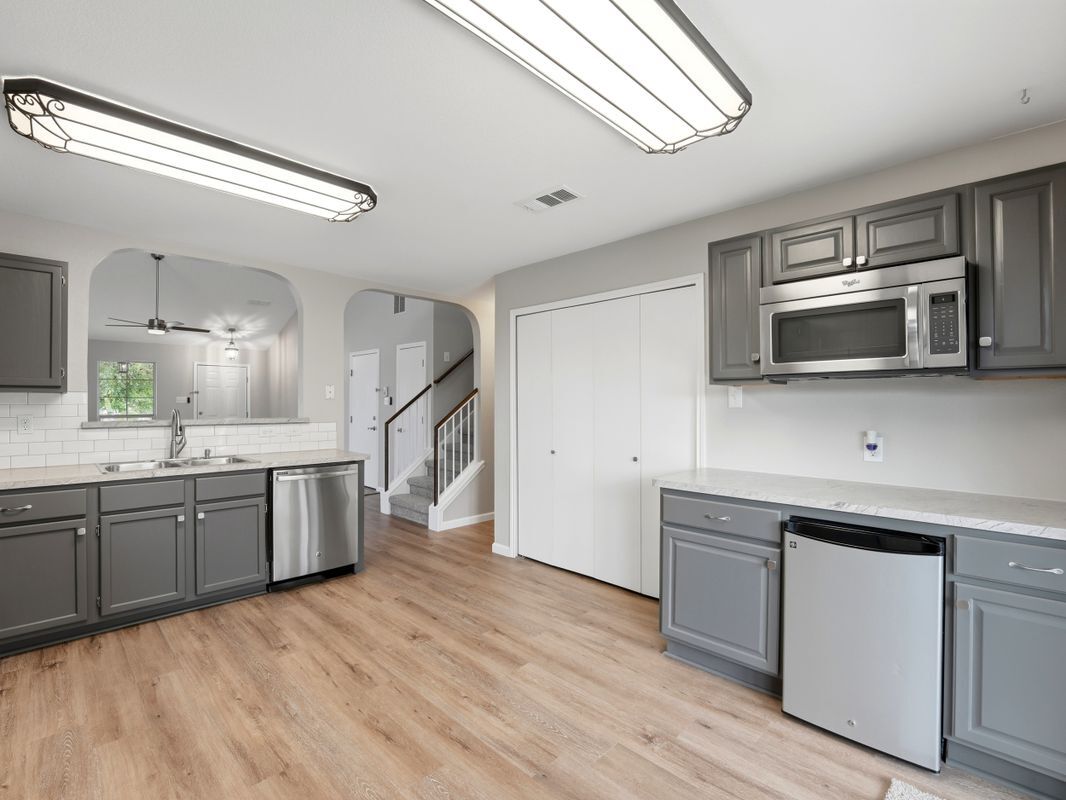 Building Photo - 9127 Spiral Woods