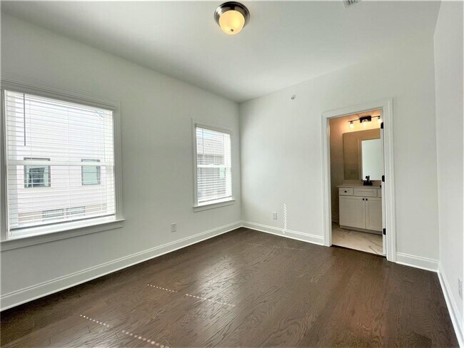 Building Photo - 6523 Beacon Dr