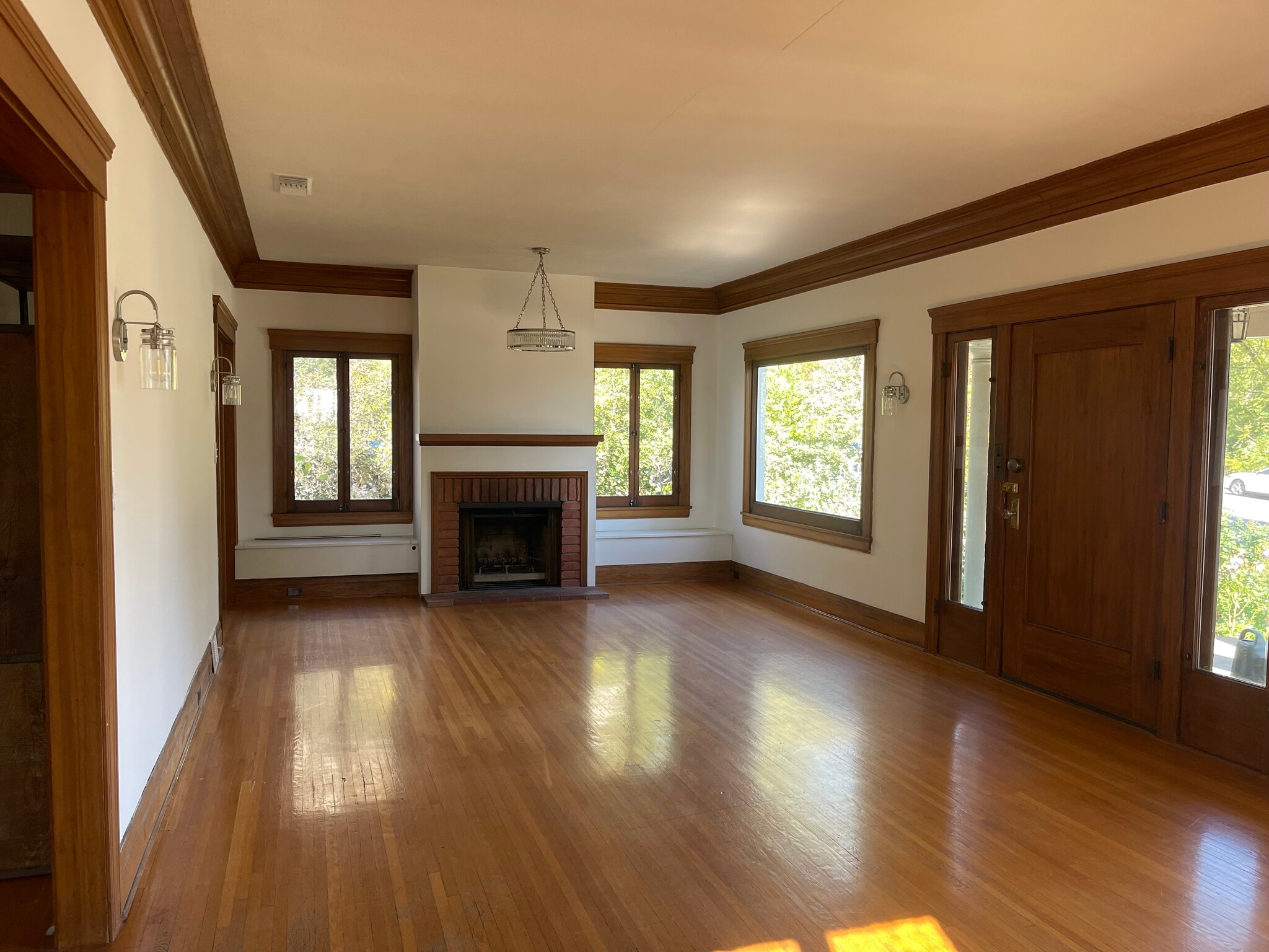 Large living room /dining room - 147 N Baldwin Ave