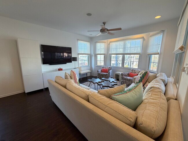 Building Photo - 26 S Coolidge Ave