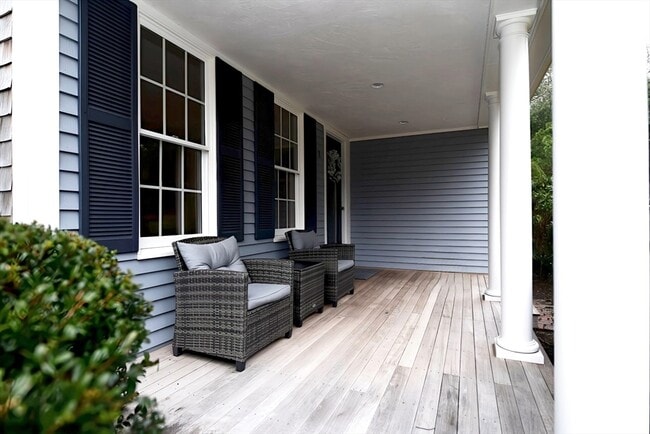 Building Photo - 8 Tiffany Rd