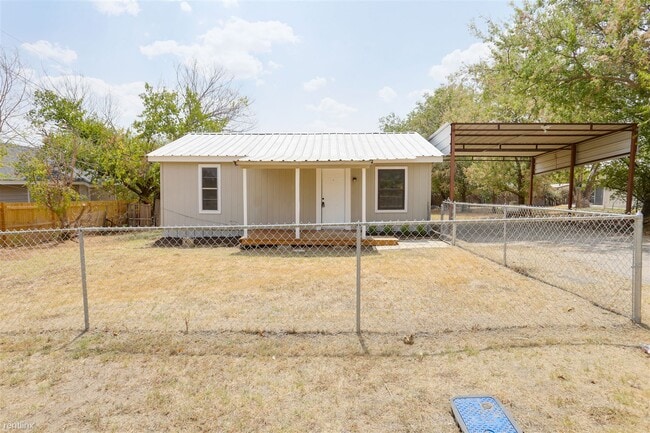Primary Photo - 2 br, 1 bath House - 221 Porter Drive