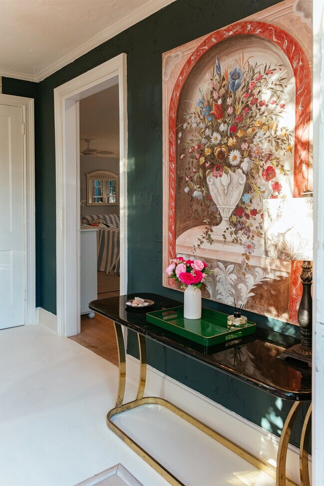 Building Photo - 519 28th St