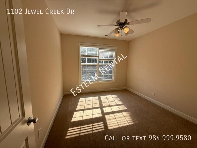Building Photo - 1102 Jewel Creek Dr
