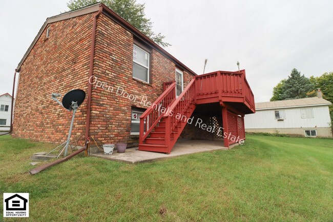 Building Photo - 301/303 W Hobart St.
