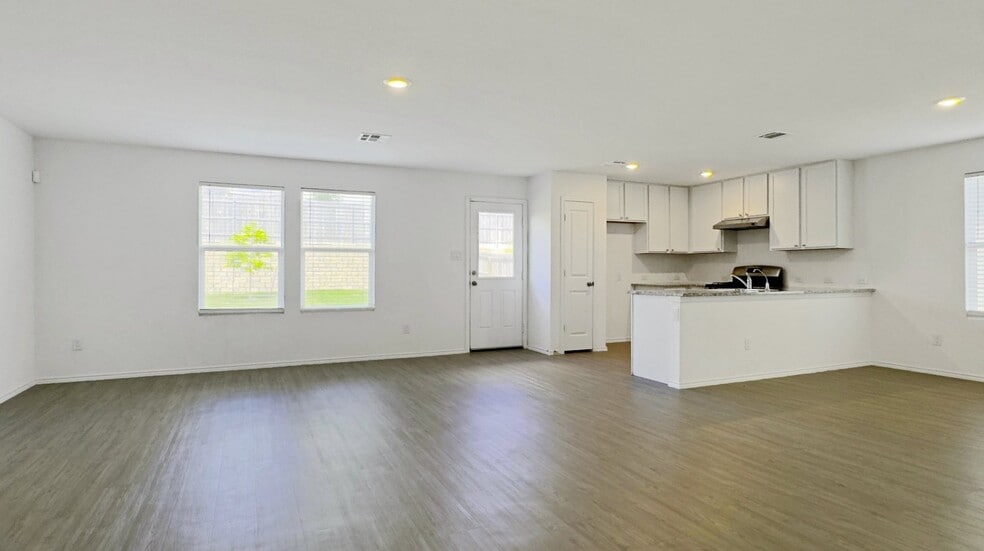 Building Photo - 13930 Wool Pk