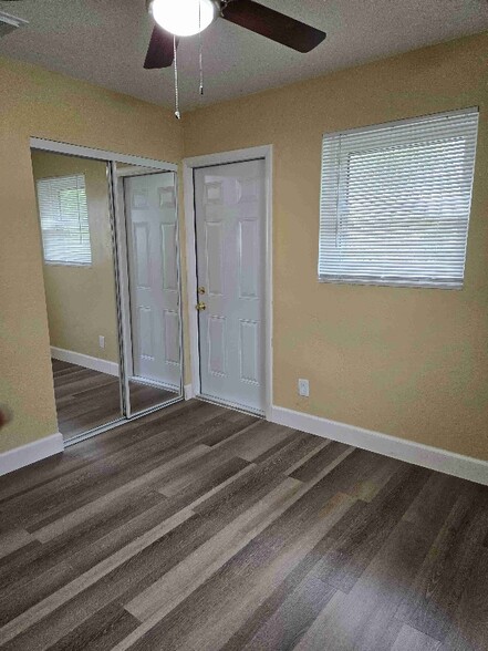 Building Photo - 716 SW 9th St