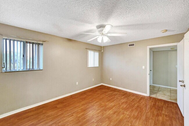 Building Photo - 9470 Tangerine Pl