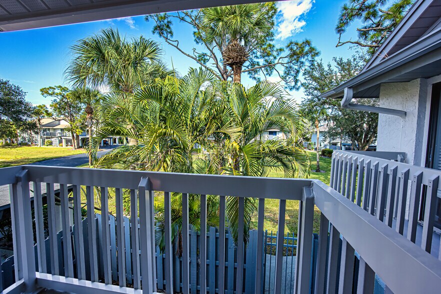 Building Photo - 17455 Overhill Dr