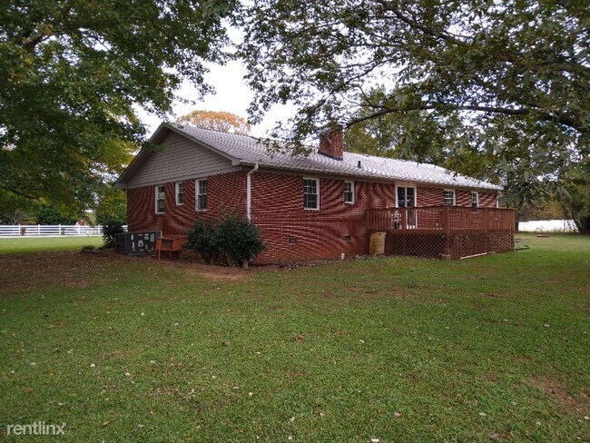 Primary Photo - 3 br, 2 bath House - 2840 Concord Road