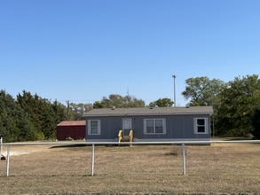 Building Photo - 9572 SW Eugene Rd