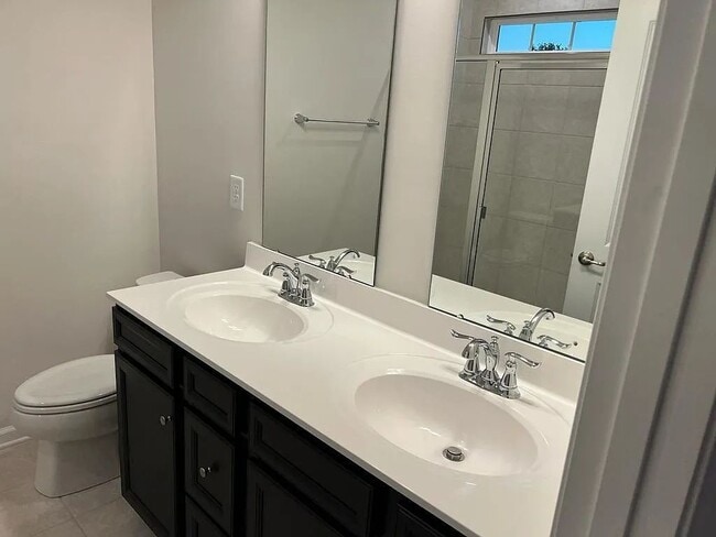 Building Photo - 2596 Grantham Place Dr