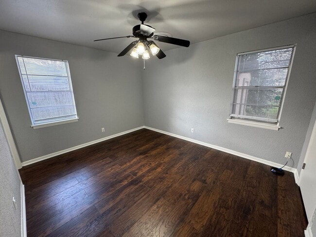 Building Photo - 1201 Ridgemont Dr