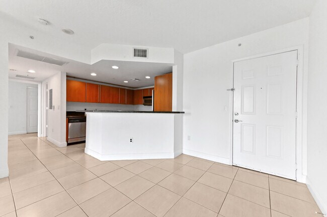 Building Photo - 610 Clematis St