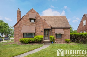 Building Photo - 3 bedroom/1 bath! PARMA!!