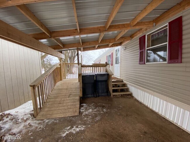 Building Photo - 3 br, 2 bath Mobile Home - 10522 View Ave....