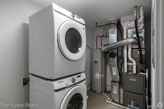 Building Photo - 31847 Gabby Ct