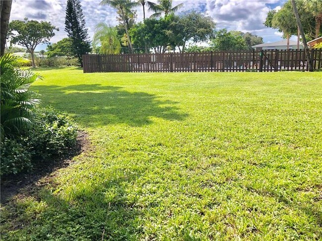 Building Photo - 2335 SW 22nd Ave