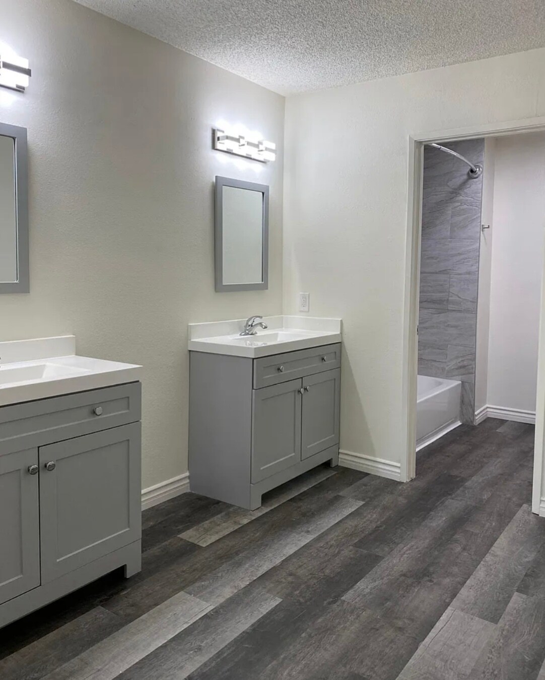 Building Photo - 1055 Walnut Grove Ave