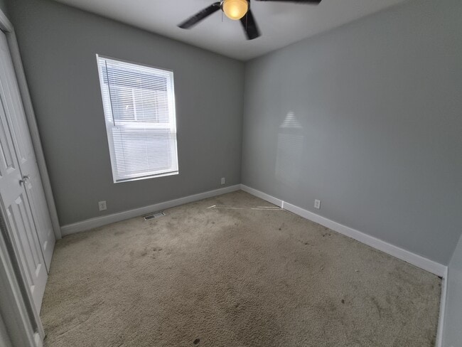 Building Photo - 3922 N Butler Ave