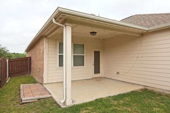Building Photo - 1829 Persimmon Dr