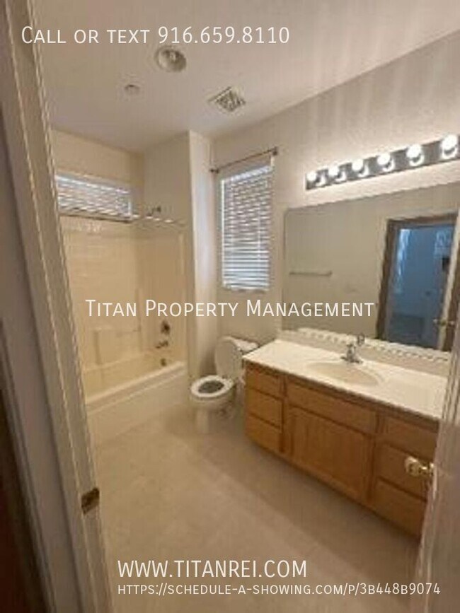 Building Photo - 421 Phoenix Cir