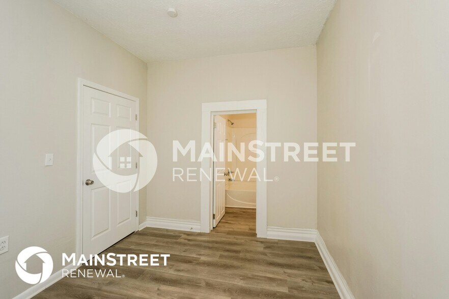 Building Photo - 664 S 27th St