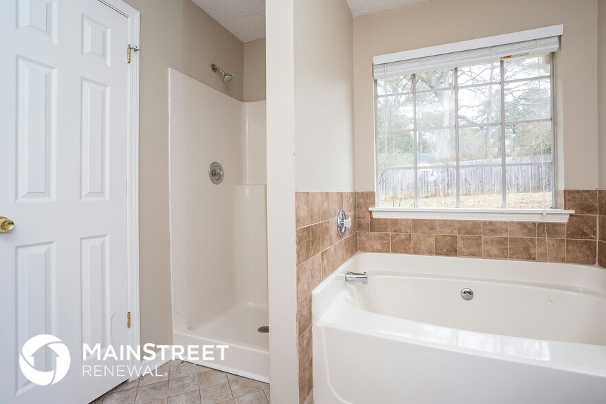 Building Photo - 8308 Beechwood Trce