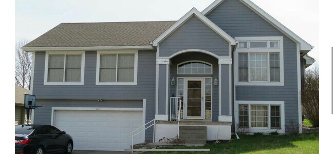 Primary Photo - **AVAILABLE NOW**Dream Home in the Lewis C...