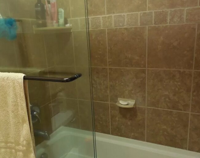 Building Photo - Beautiful 3 Bedroom Condo