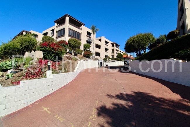 Primary Photo - 2522 Clairemont Dr