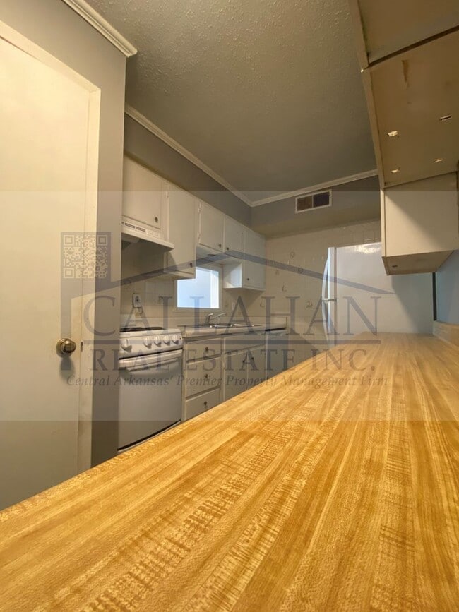 Building Photo - Midtown 1 Bedroom Condo