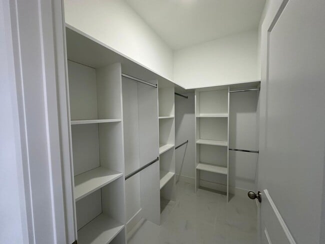 Building Photo - 6033 Kumquat Cir