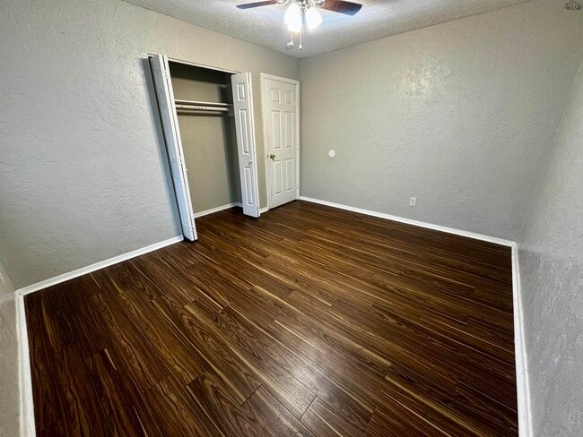 Building Photo - 1710 10th St