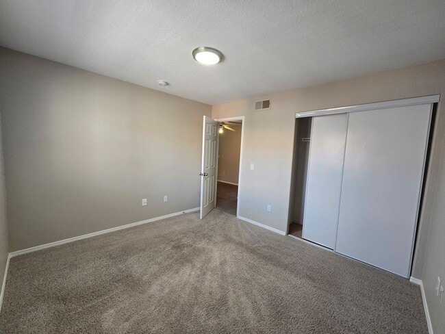 Building Photo - GREAT 2 BED, 2 BATH CONDO! READY FOR IMMED...